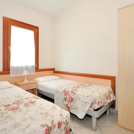 Apartamento Villaggio Delfino-7 By Interhome