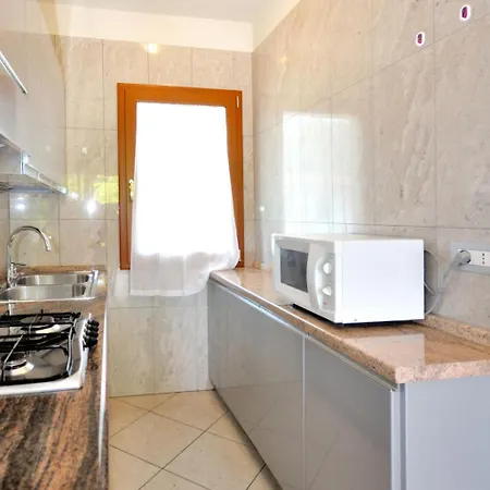 Apartamento Villaggio Delfino-7 By Interhome
